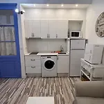 Cosy Apartment Next To The Sea